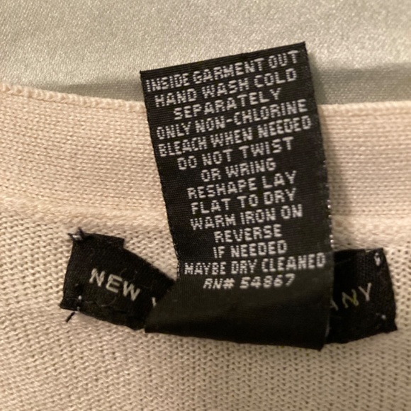 Silk Cardigan New York & Company Blue Cream with Chain Design Size XS EUC - Picture 5 of 8